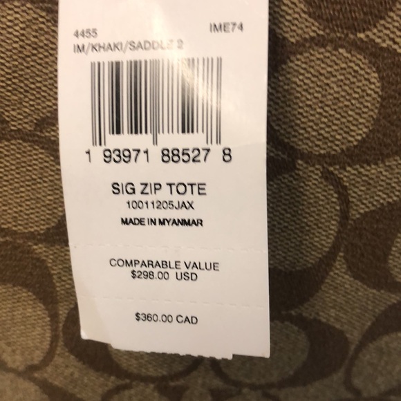 COACH SIG ZIP TOTE NWT - Picture 9 of 10